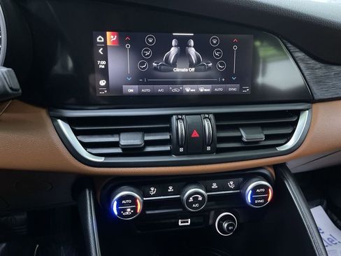 Used 2020 Alfa Romeo Giulia w/ Nero Edizione image 23