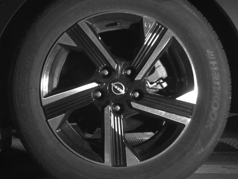 Used 2025 Nissan Sentra SV FWD image 14