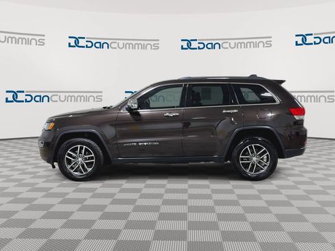 Used 2017 Jeep Grand Cherokee Limited AWD/4WD image 5