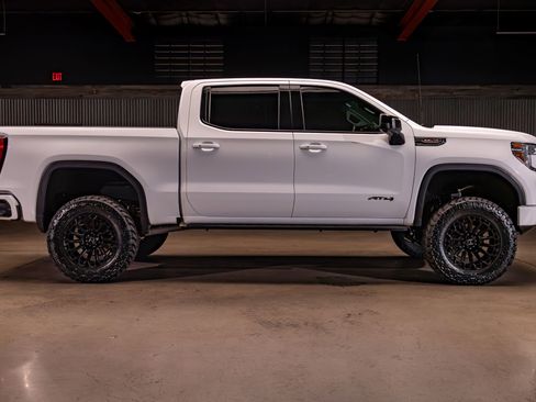 Used 2022 GMC Sierra 1500 AT4 w/ AT4 Premium Package AWD/4WD image 11