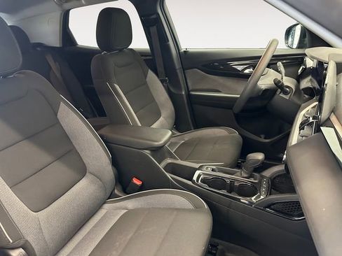 Used 2025 Chevrolet TrailBlazer LT AWD/4WD image 15