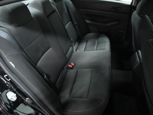 Used 2024 Nissan Altima 2.5 SV image 15