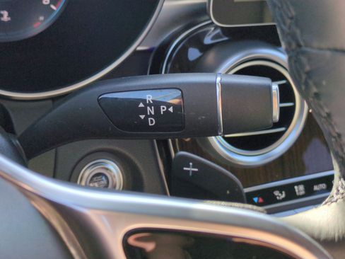 Used 2020 Mercedes-Benz GLC 300 4MATIC image 27