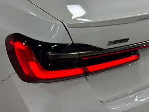 Used 2022 BMW M760i xDrive w/ Luxury Rear Seating Package AWD/4WD image 90