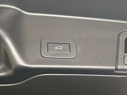 Used 2024 Land Rover Range Rover Evoque Dynamic SE image 16