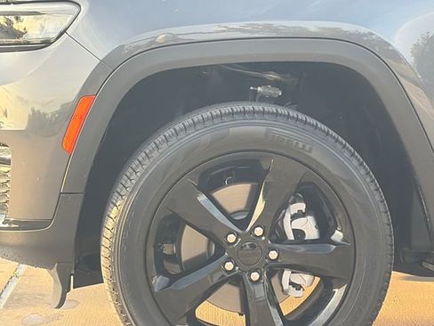 New 2025 Jeep Grand Cherokee L Limited w/ Black Appearance Package RWD image 5