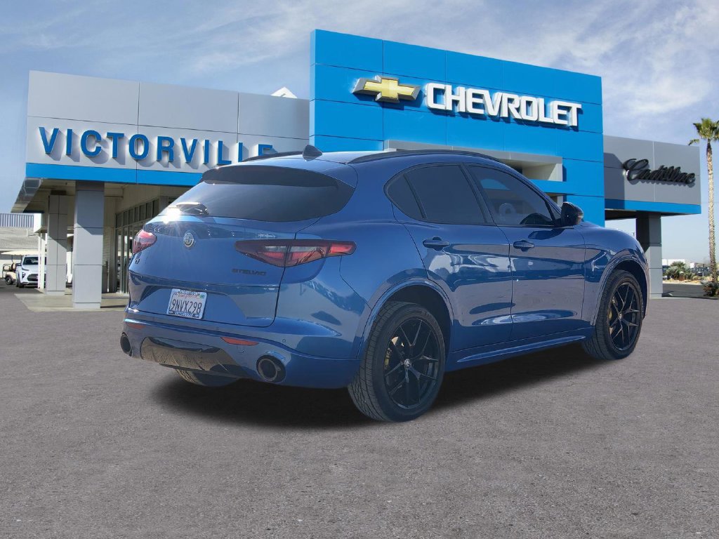 Used 2020 Alfa Romeo Stelvio Ti Sport w/ Quick Order Package 22S Sport AWD/4WD image 4