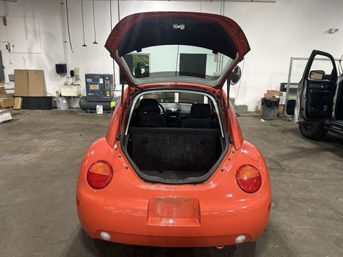 Used 2004 Volkswagen Beetle GLS FWD image 25