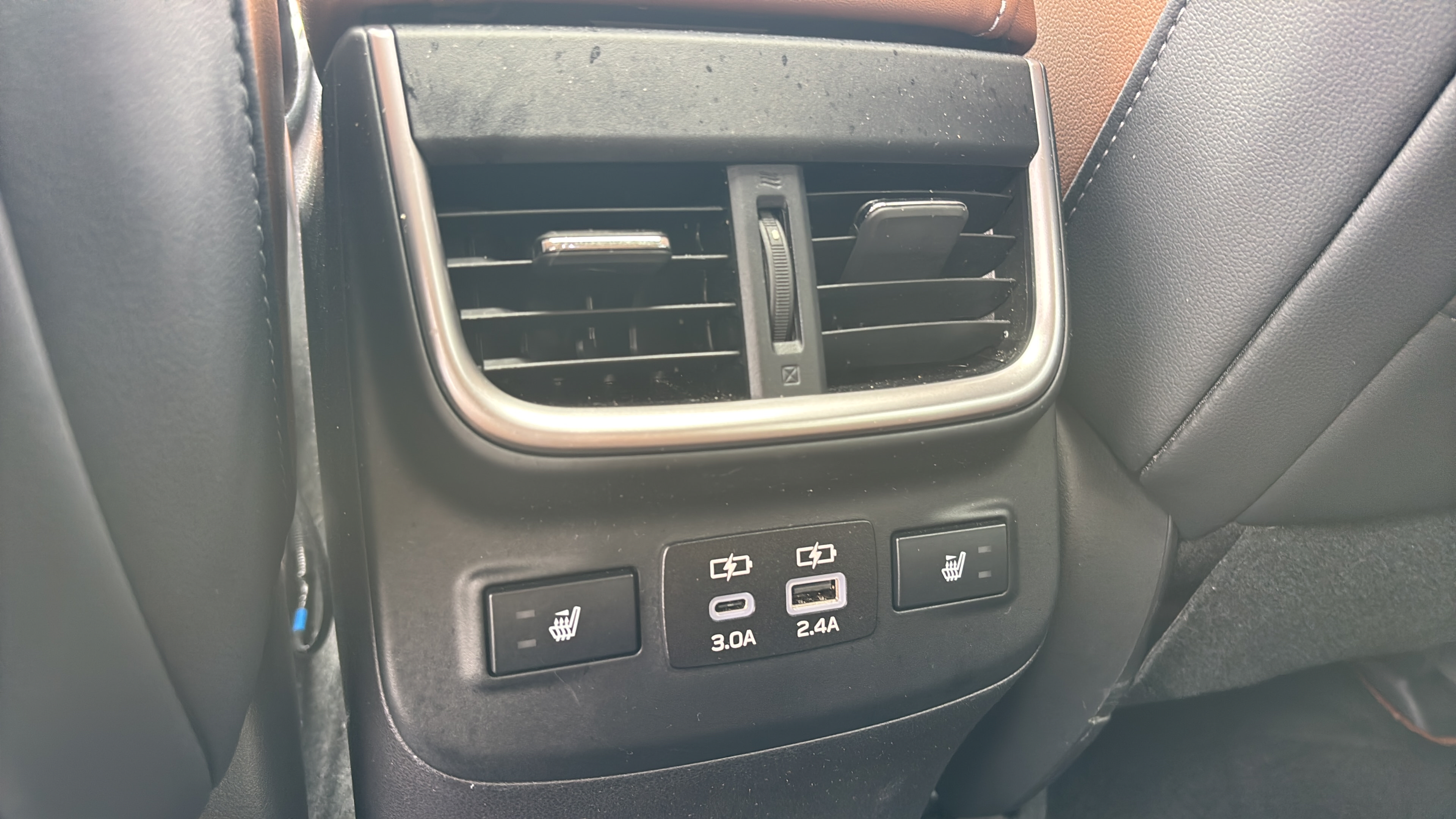 Used 2023 Subaru Outback Touring AWD/4WD image 5