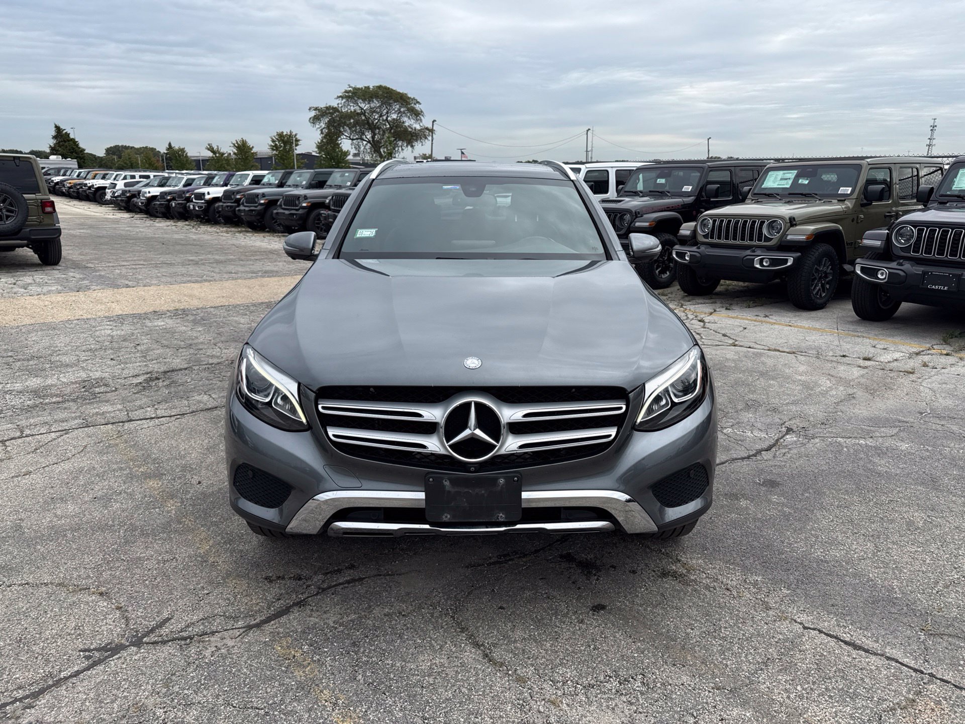 Used 2017 Mercedes-Benz GLC 300 4MATIC image 2