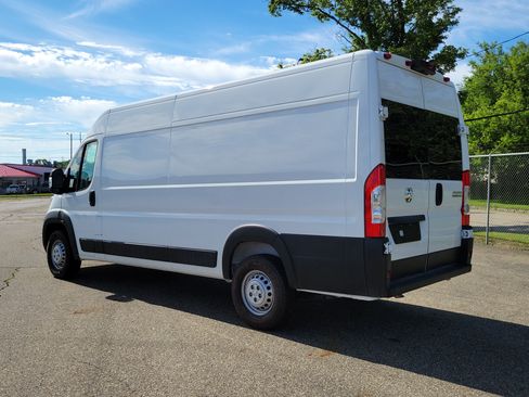 Used 2025 RAM ProMaster 3500 w/ Convenience Group FWD image 3