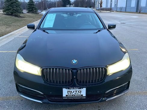 Used 2017 BMW 740i RWD image 4