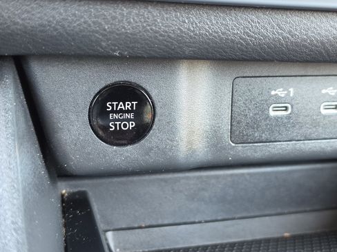 Used 2024 Nissan Rogue SV AWD/4WD image 28