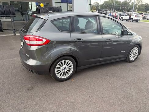 Used 2018 Ford C-MAX SE w/ Equipment Group 201A FWD image 3