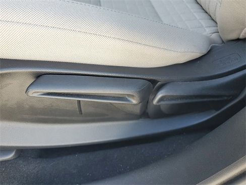 Certified 2023 Honda HR-V LX image 10