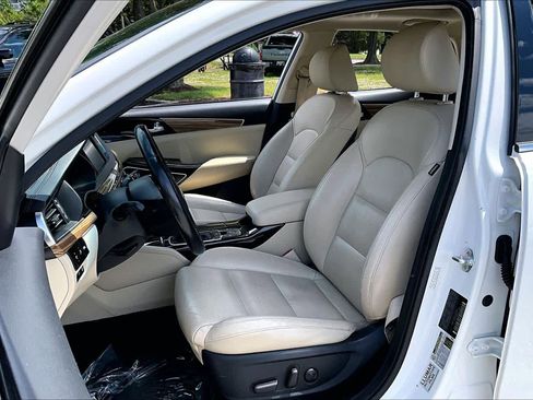 Used 2019 Kia Cadenza Technology FWD image 13