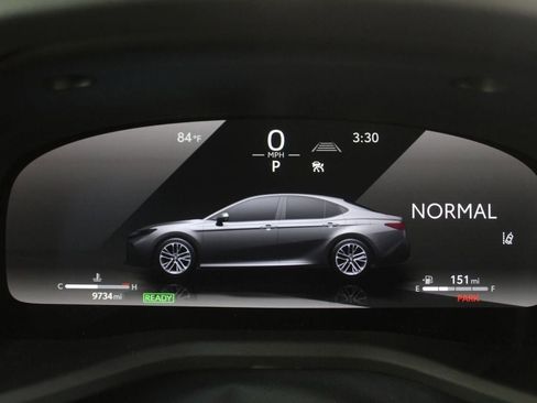 Used 2025 Toyota Camry XSE FWD image 22