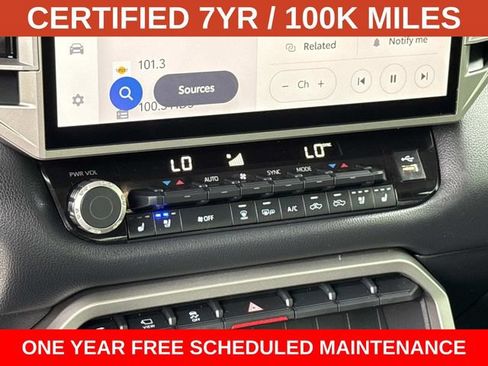 Used 2024 Toyota Tundra Limited AWD/4WD image 21