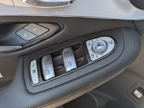 Used 2019 Mercedes-Benz GLC 300 image 22