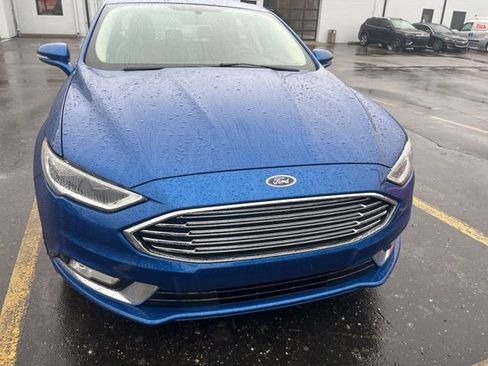 Used 2017 Ford Fusion SE w/ Fusion SE Technology Package image 8
