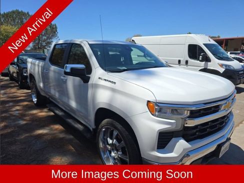 Used 2022 Chevrolet Silverado 1500 LT RWD image 1