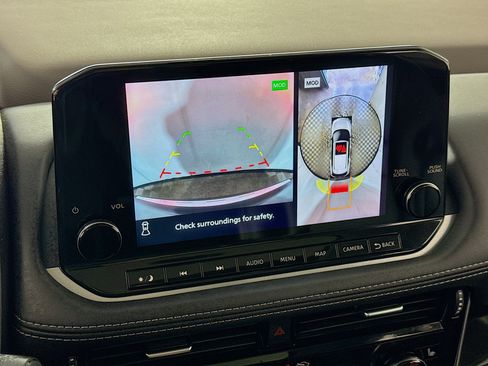 Used 2023 Nissan Rogue SL w/ SL Premium Package image 3