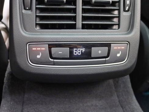 Used 2023 Audi e-tron GT Prestige image 28