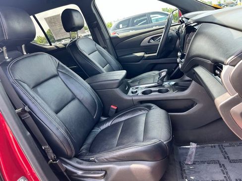 Used 2023 Chevrolet Traverse LT w/ Rear Camera Mirror Package AWD/4WD image 11