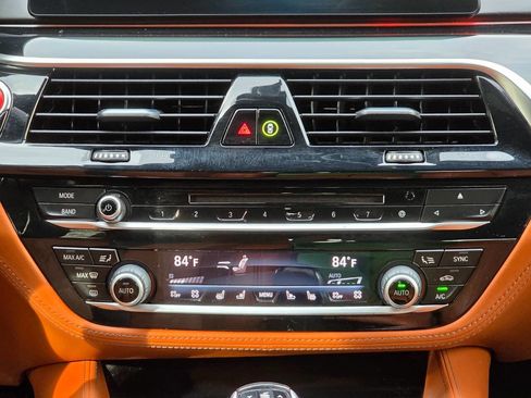 Used 2018 BMW M5 image 40