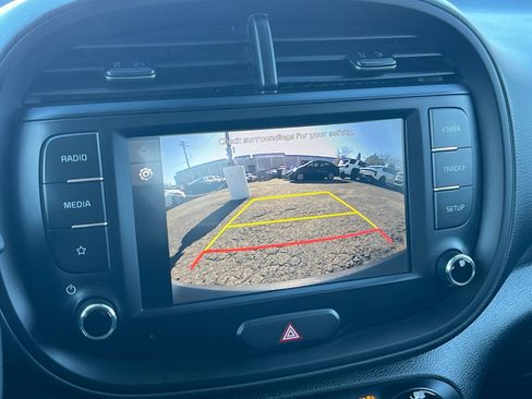 Used 2025 Kia Soul LX w/ LX Technology Package image 17