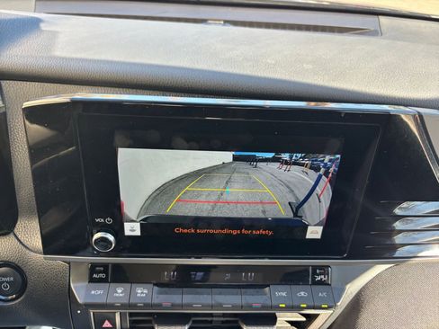 Used 2025 Toyota Camry LE image 17