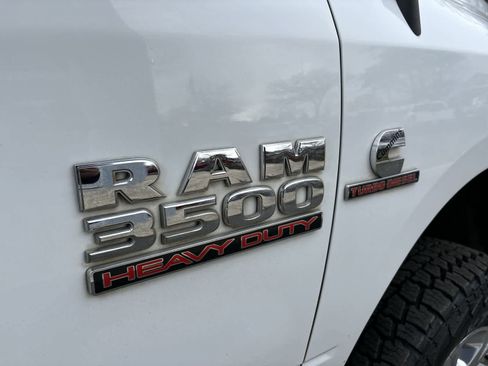 Used 2018 RAM 3500 Tradesman w/ Chrome Appearance Group image 5