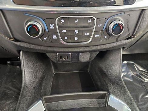 Used 2019 Chevrolet Traverse RS AWD/4WD image 23