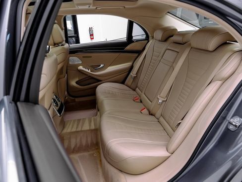 Used 2019 Mercedes-Benz S 560 4MATIC Sedan image 40