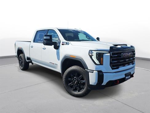 Used 2025 GMC Sierra 2500 AT4 AWD/4WD image 4
