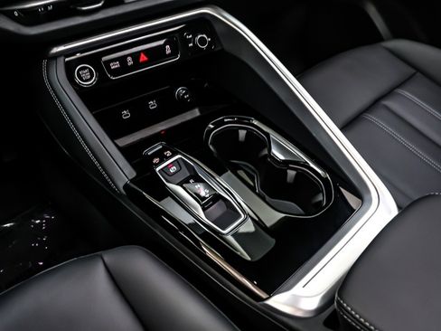 New 2025 Audi Q5 Premium image 6