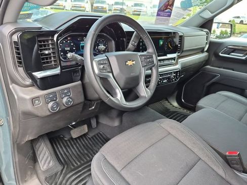Used 2025 Chevrolet Silverado 1500 LT AWD/4WD image 12