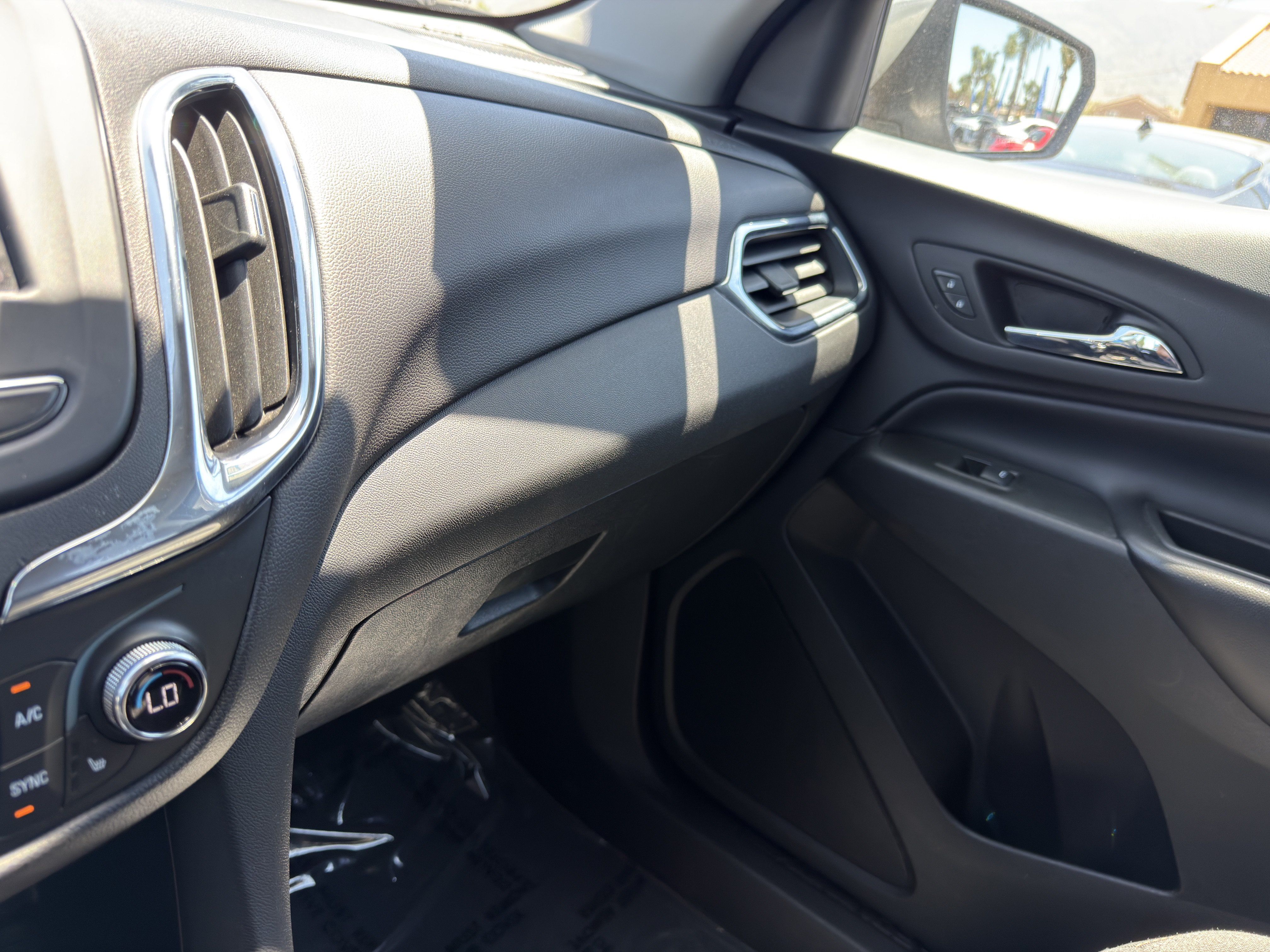 Used 2024 Chevrolet Equinox LT AWD/4WD image 36