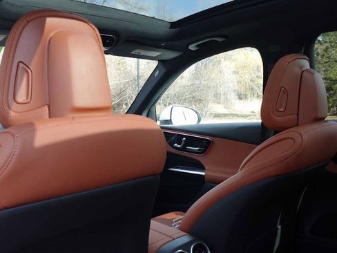 Used 2026 Mercedes-Benz GLC 300 4MATIC image 38