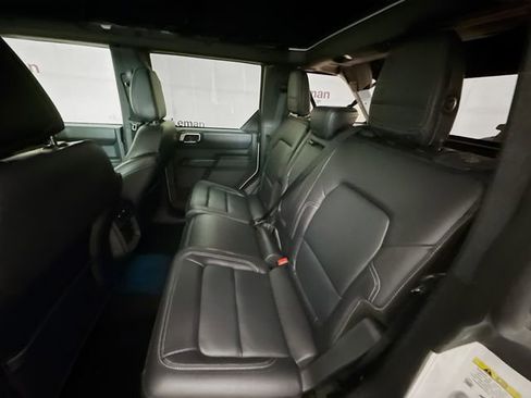 Used 2025 Ford Bronco Outer Banks image 24