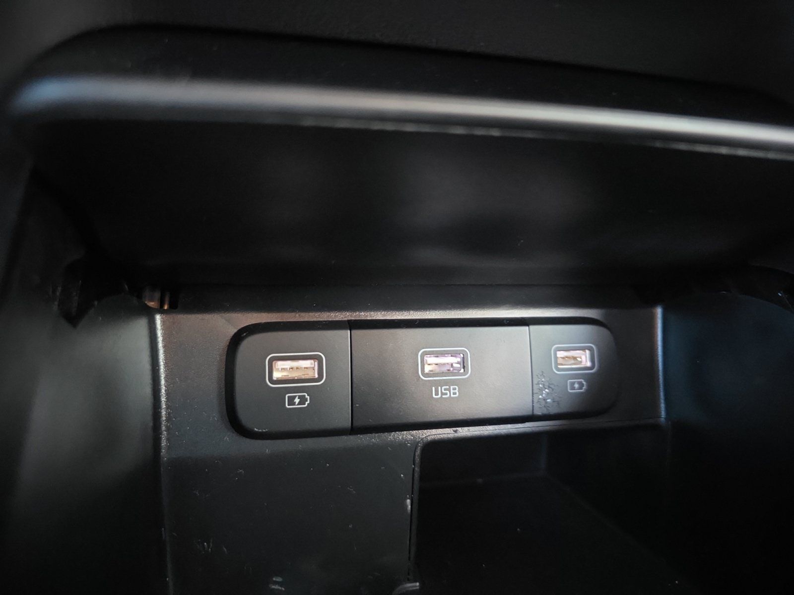 Certified 2023 Kia Sorento LX FWD image 19