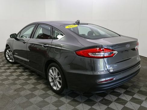 Used 2019 Ford Fusion SE FWD image 7