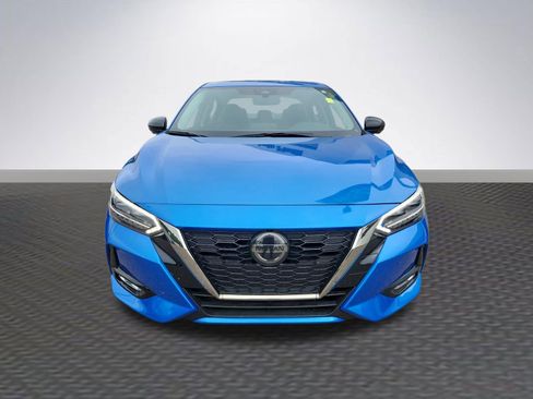 Used 2023 Nissan Sentra SR w/ SR Premium Package FWD image 2
