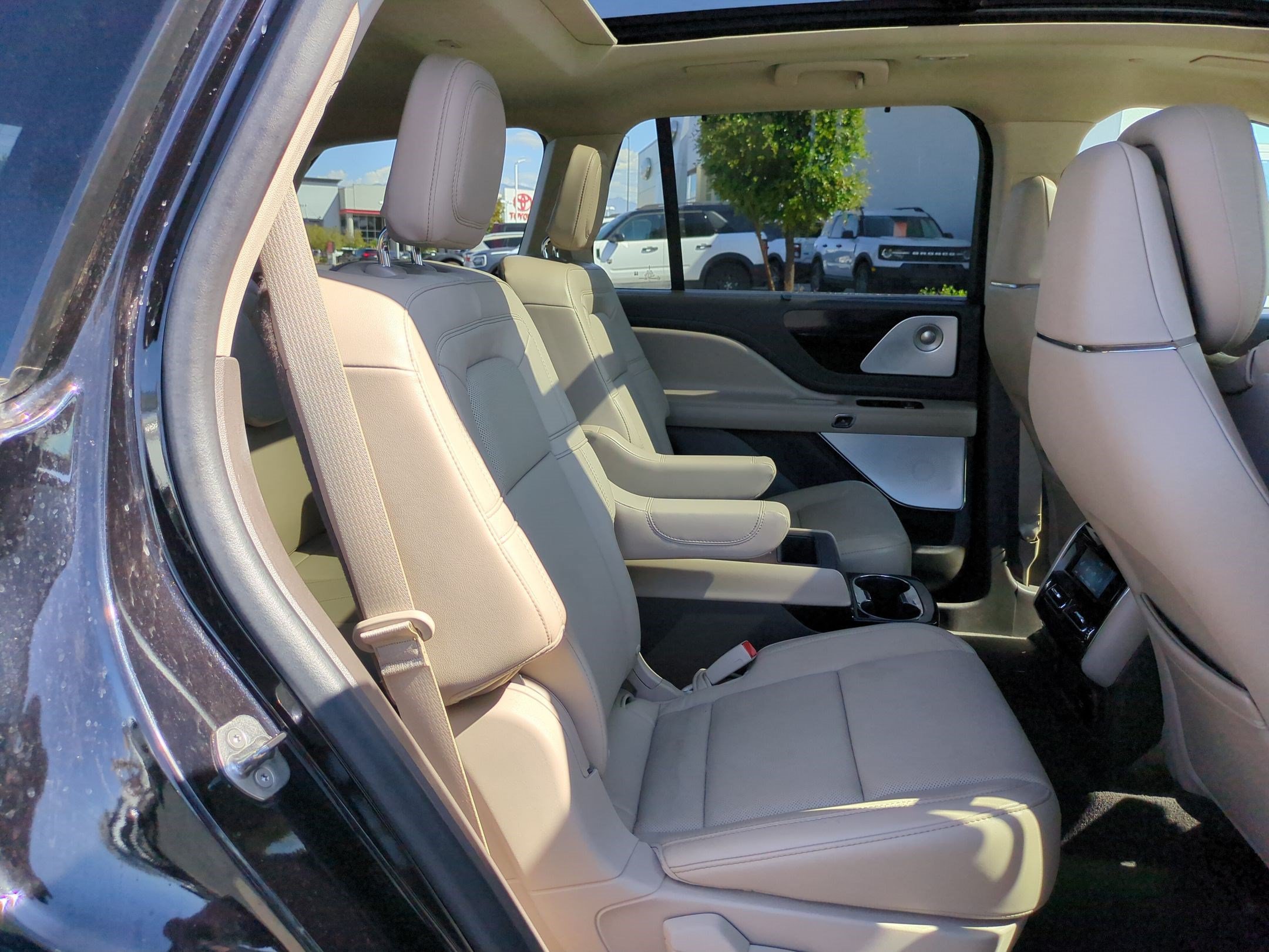Used 2021 Lincoln Aviator Reserve w/ Equipment Group 208A AWD/4WD image 31