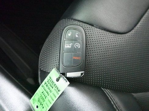 Used 2022 Jeep Cherokee Limited image 33