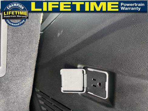 Used 2023 GMC Yukon SLE w/ Gmc Pro Safety Plus Package image 15