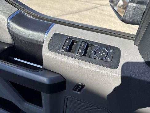 Used 2019 Ford F150 XLT image 14