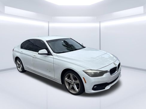 Used 2017 BMW 330i Sedan RWD image 1