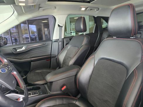 Used 2021 Ford Escape SEL w/ Technology Package AWD/4WD image 19