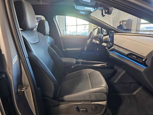 Used 2023 Volkswagen ID.4 Pro S image 10